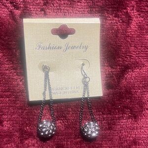 Fashion Jewelry Black and Silver Chain Earrings